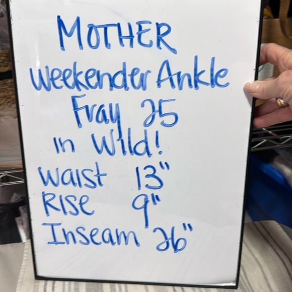 MOTHER Weekender Ankle Fray Size 25 in Wild! - Picture 2 of 16